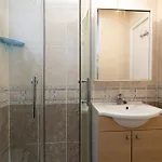 4 Entre 2 Et 4 Personnes Reynès